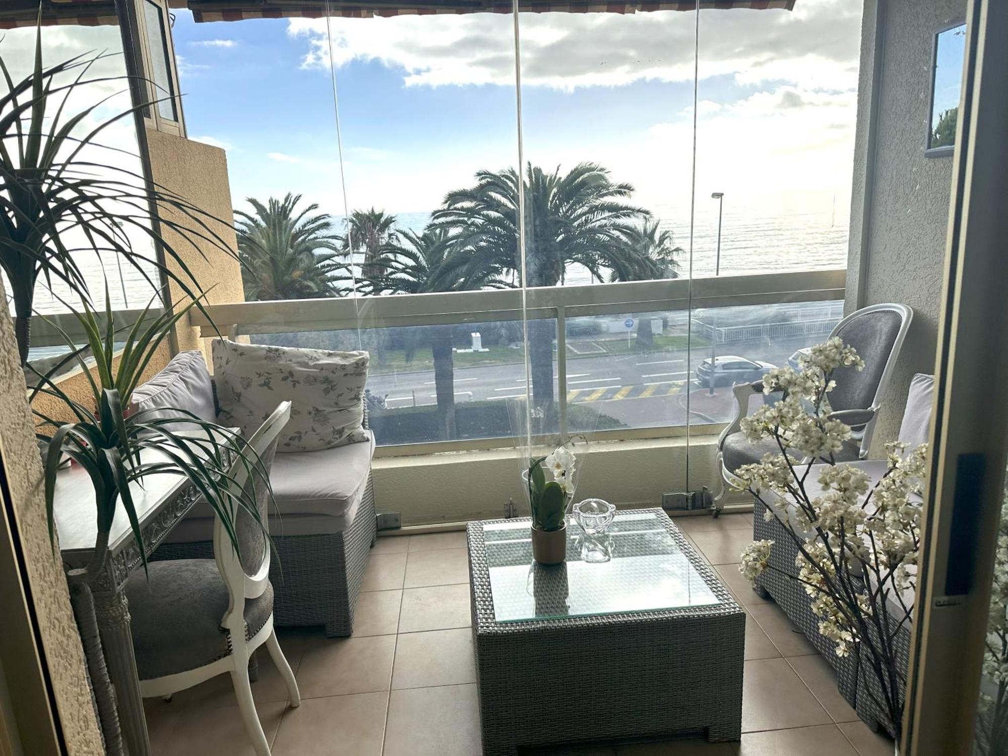 Dionysos Vue Mer Cannes Exterior photo